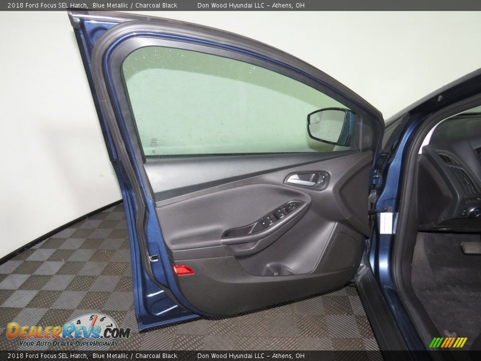 2018 Ford Focus SEL Hatch Blue Metallic / Charcoal Black Photo #17