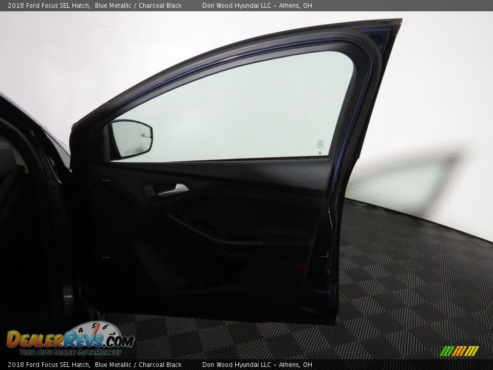 2018 Ford Focus SEL Hatch Blue Metallic / Charcoal Black Photo #25