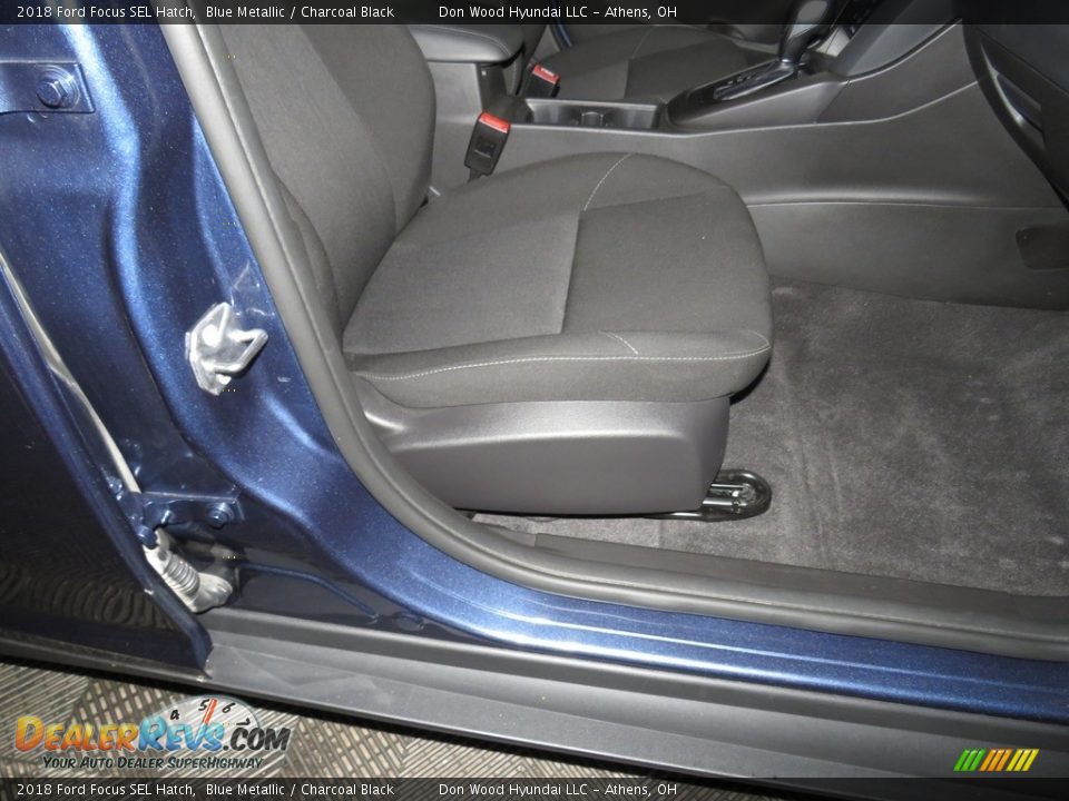 2018 Ford Focus SEL Hatch Blue Metallic / Charcoal Black Photo #26