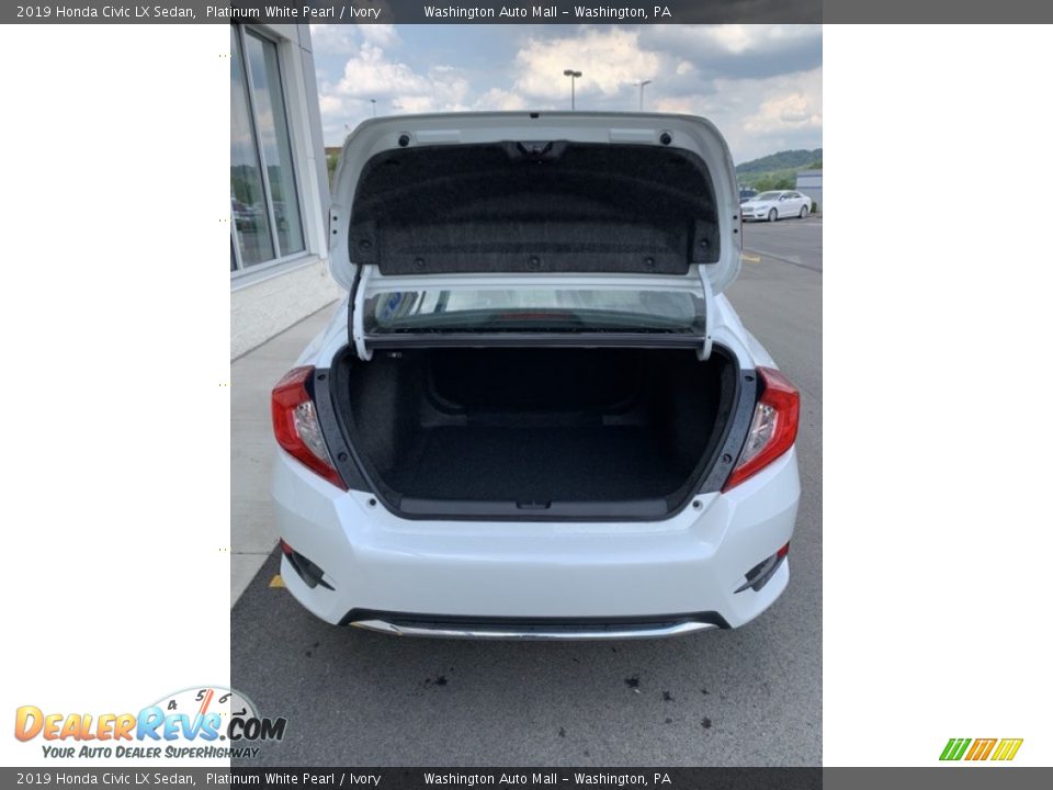2019 Honda Civic LX Sedan Platinum White Pearl / Ivory Photo #20