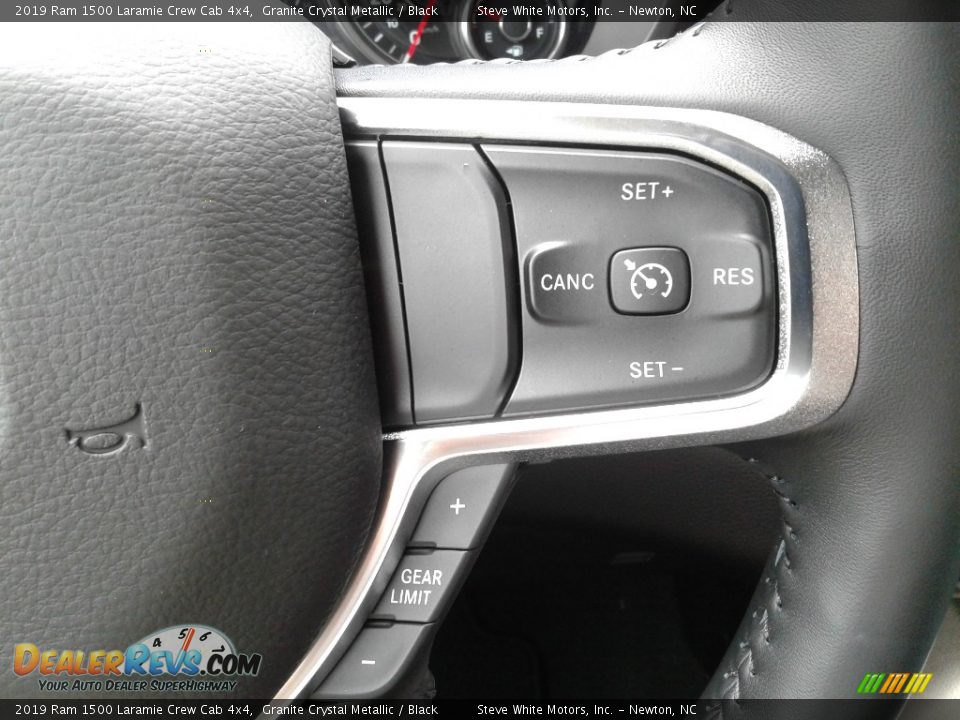 2019 Ram 1500 Laramie Crew Cab 4x4 Granite Crystal Metallic / Black Photo #17