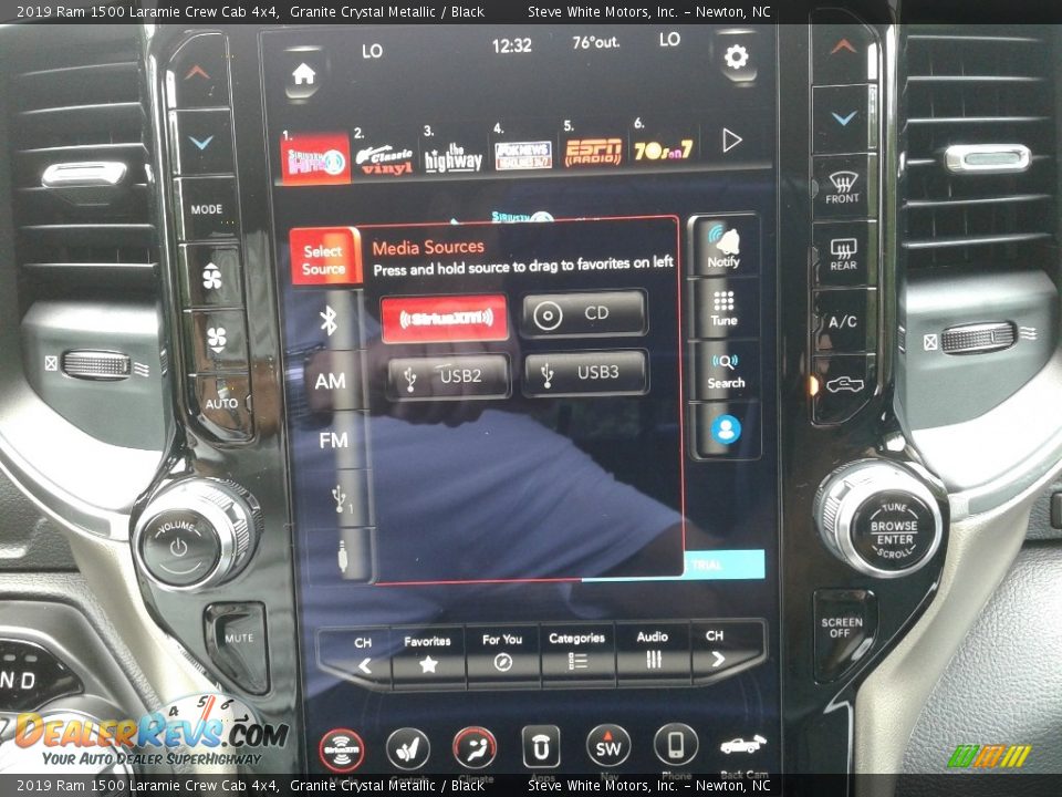 2019 Ram 1500 Laramie Crew Cab 4x4 Granite Crystal Metallic / Black Photo #20