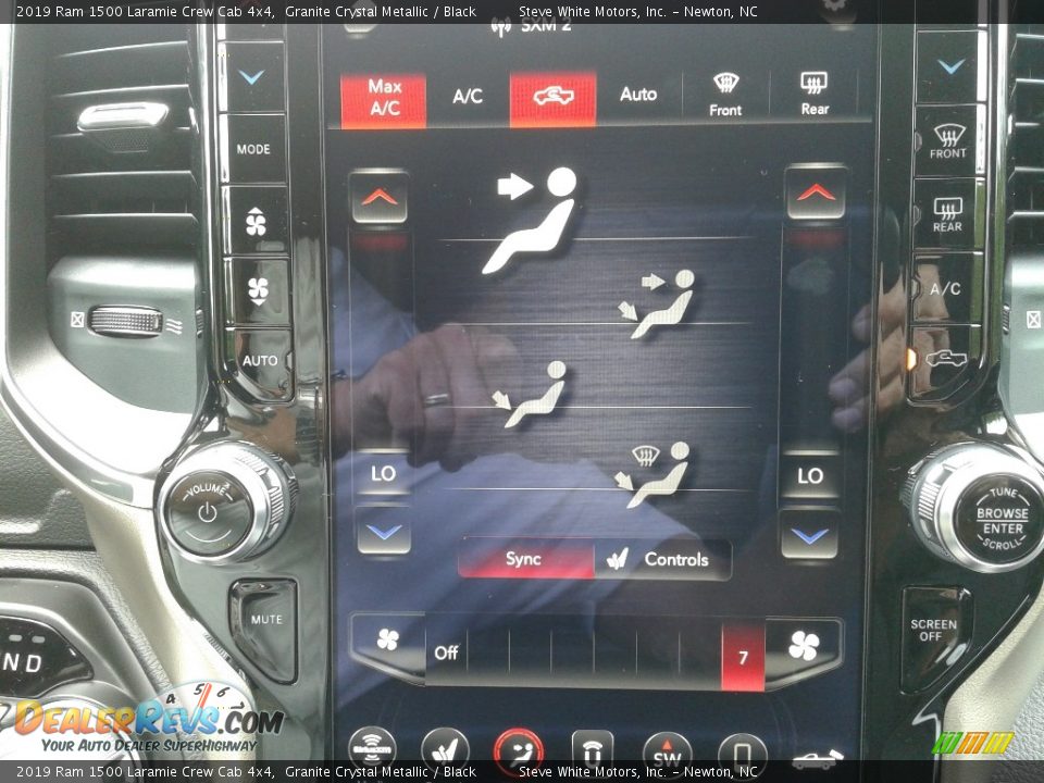 2019 Ram 1500 Laramie Crew Cab 4x4 Granite Crystal Metallic / Black Photo #24