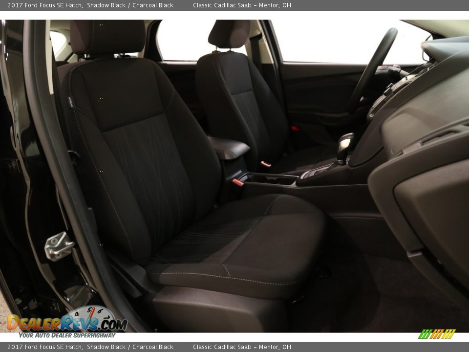 2017 Ford Focus SE Hatch Shadow Black / Charcoal Black Photo #13