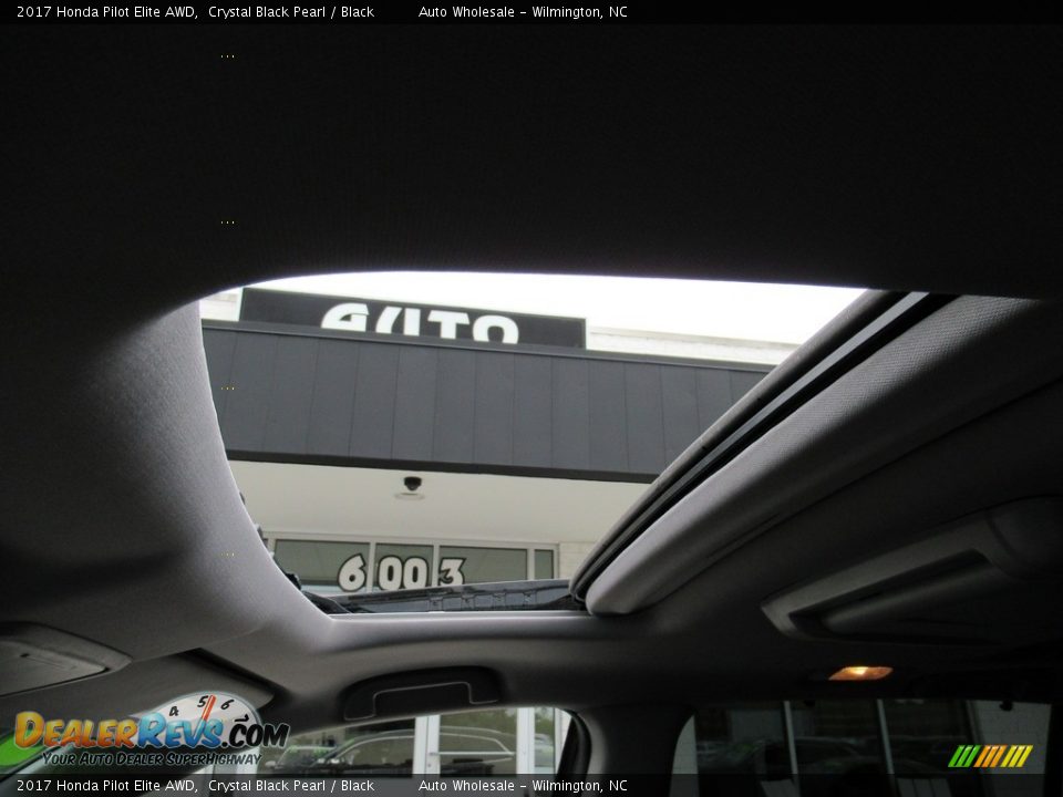 2017 Honda Pilot Elite AWD Crystal Black Pearl / Black Photo #13