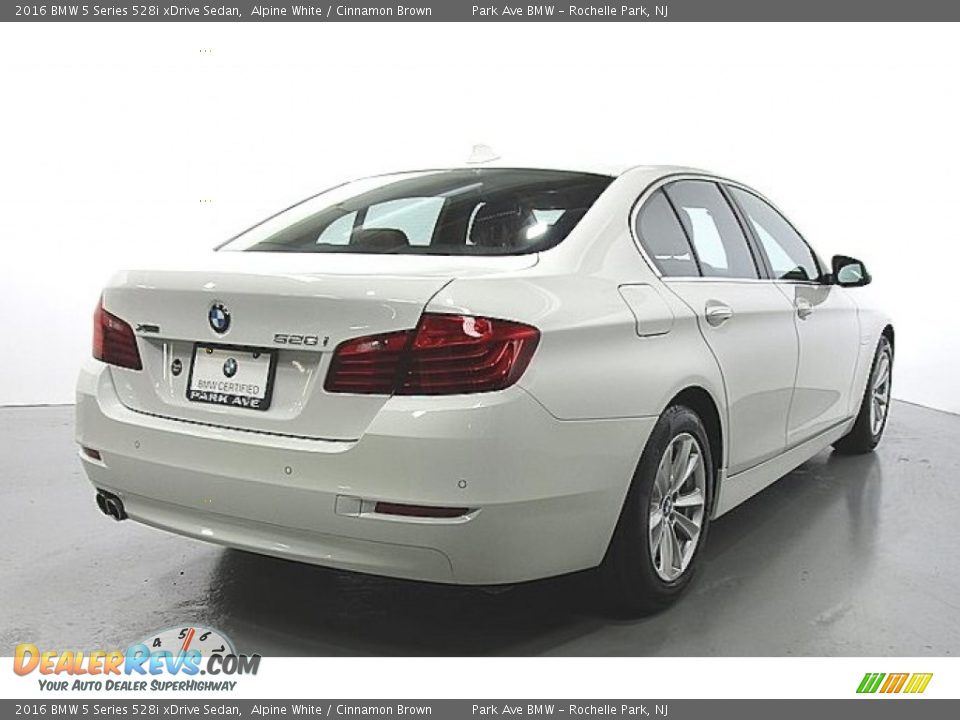 2016 BMW 5 Series 528i xDrive Sedan Alpine White / Cinnamon Brown Photo #4
