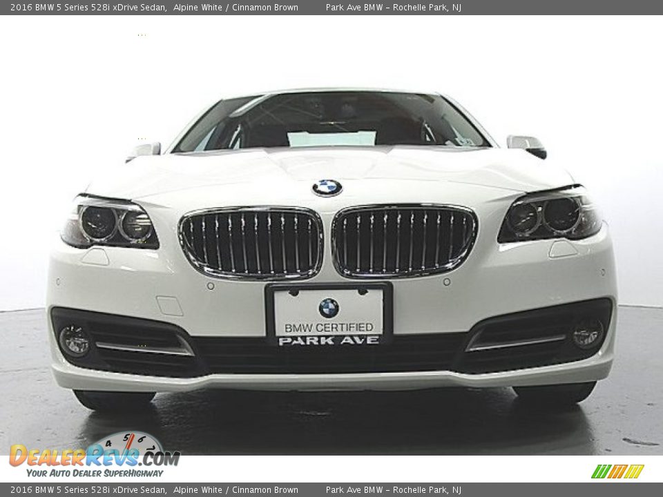 2016 BMW 5 Series 528i xDrive Sedan Alpine White / Cinnamon Brown Photo #6