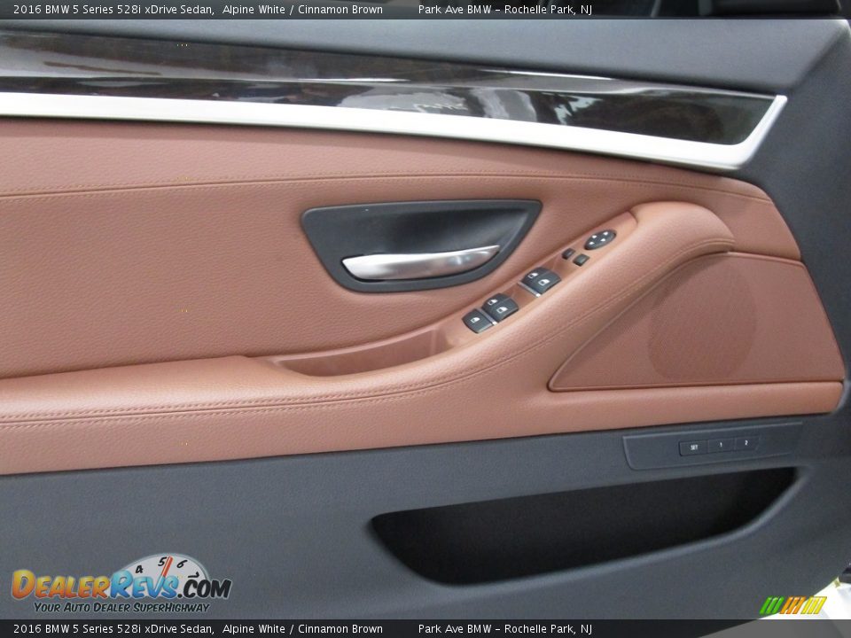 2016 BMW 5 Series 528i xDrive Sedan Alpine White / Cinnamon Brown Photo #7