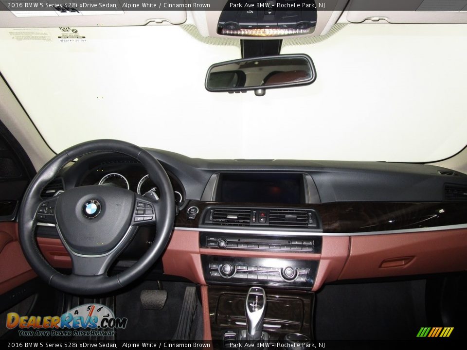 2016 BMW 5 Series 528i xDrive Sedan Alpine White / Cinnamon Brown Photo #22