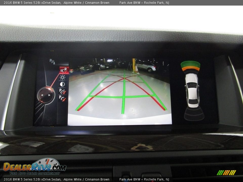 2016 BMW 5 Series 528i xDrive Sedan Alpine White / Cinnamon Brown Photo #26