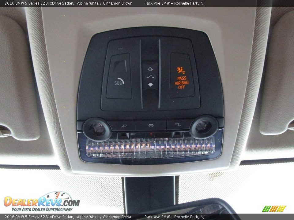 2016 BMW 5 Series 528i xDrive Sedan Alpine White / Cinnamon Brown Photo #27