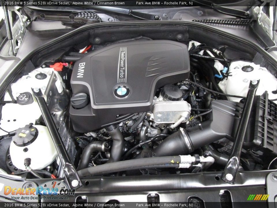 2016 BMW 5 Series 528i xDrive Sedan Alpine White / Cinnamon Brown Photo #30