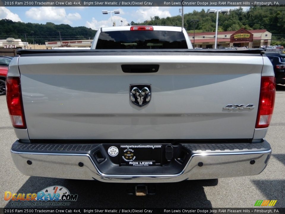 2016 Ram 2500 Tradesman Crew Cab 4x4 Bright Silver Metallic / Black/Diesel Gray Photo #4