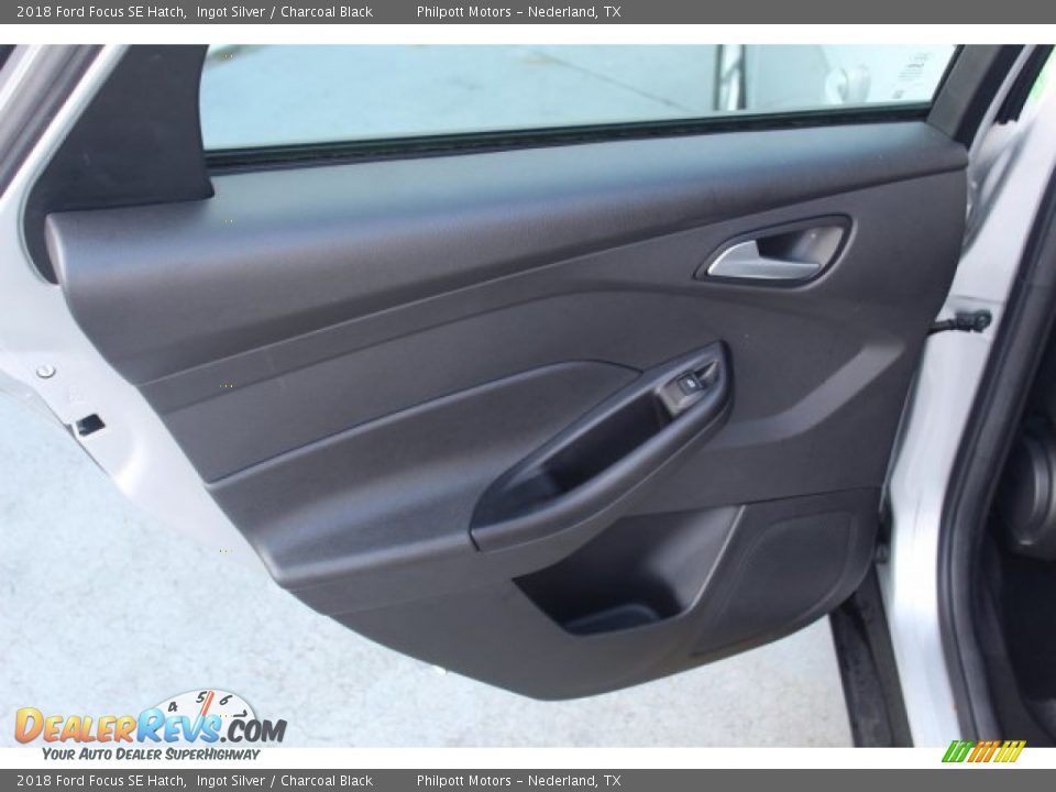 2018 Ford Focus SE Hatch Ingot Silver / Charcoal Black Photo #19