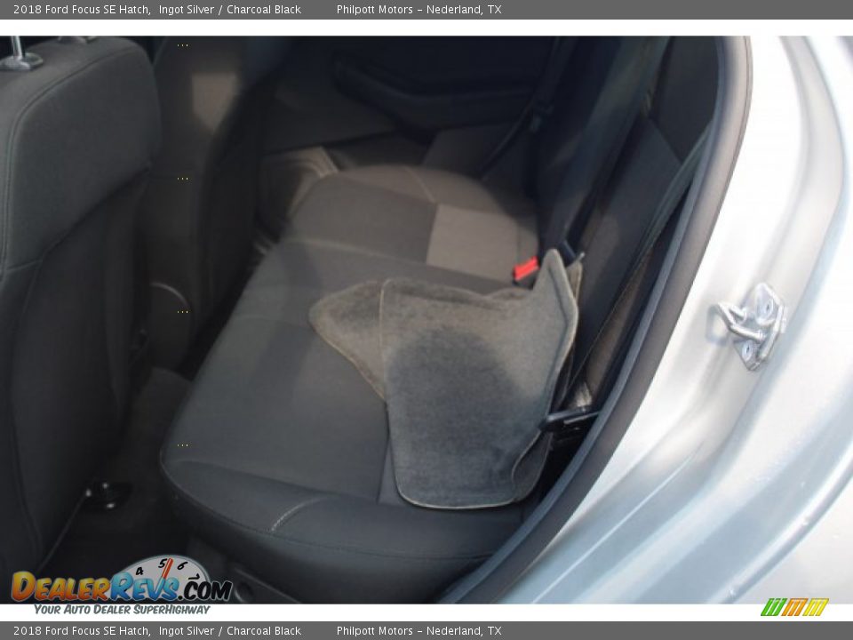 2018 Ford Focus SE Hatch Ingot Silver / Charcoal Black Photo #20