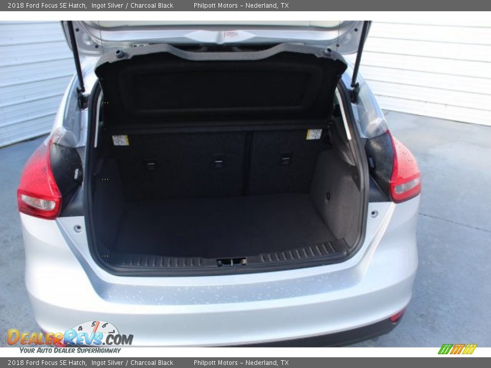 2018 Ford Focus SE Hatch Ingot Silver / Charcoal Black Photo #23