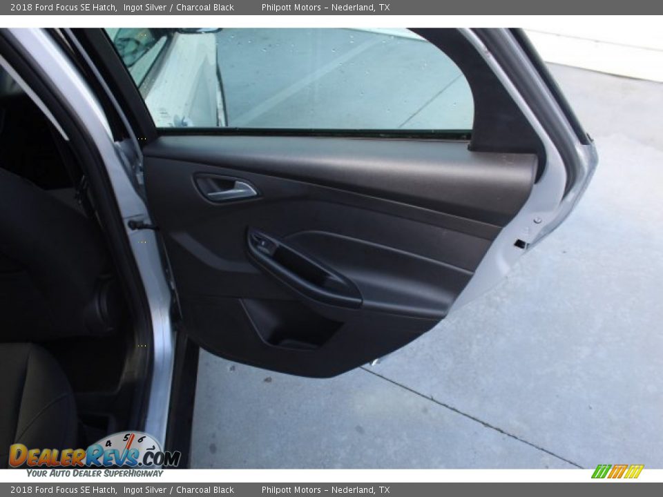 2018 Ford Focus SE Hatch Ingot Silver / Charcoal Black Photo #24