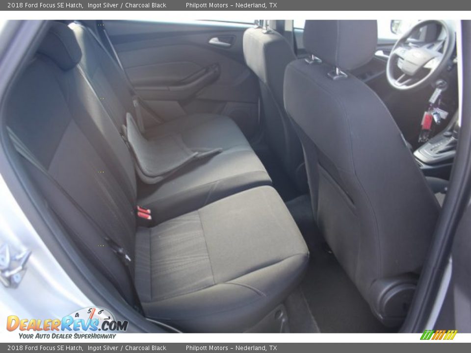 2018 Ford Focus SE Hatch Ingot Silver / Charcoal Black Photo #25