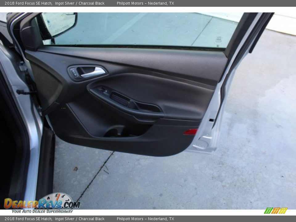 2018 Ford Focus SE Hatch Ingot Silver / Charcoal Black Photo #26