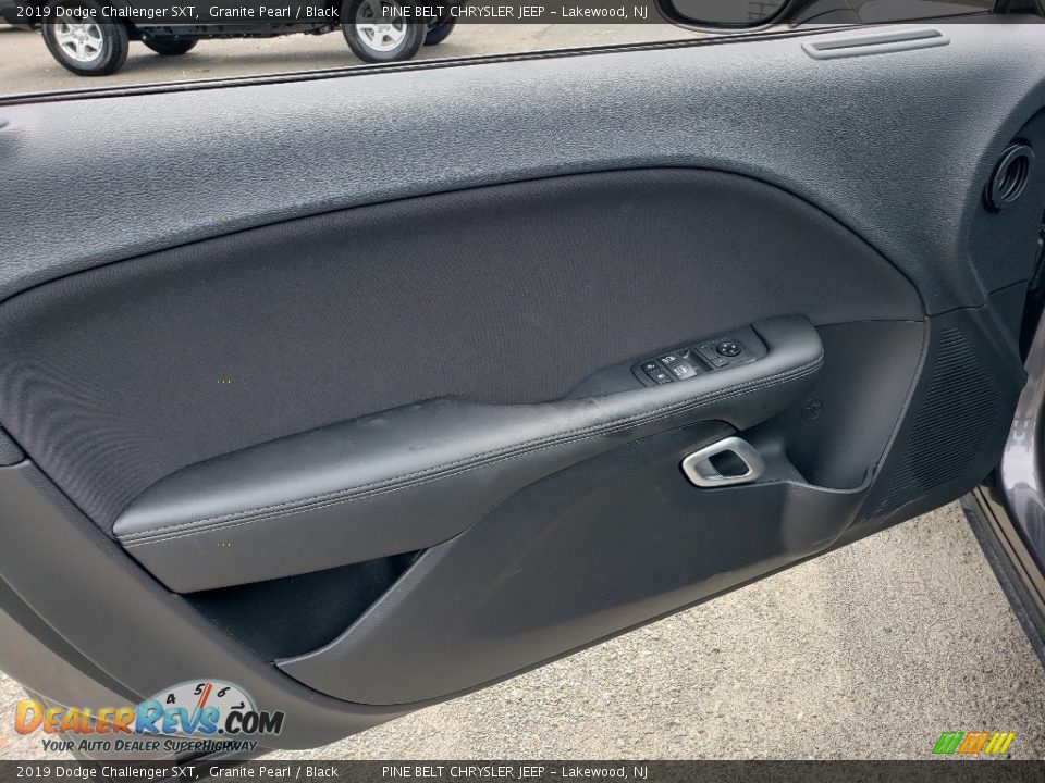 2019 Dodge Challenger SXT Granite Pearl / Black Photo #7