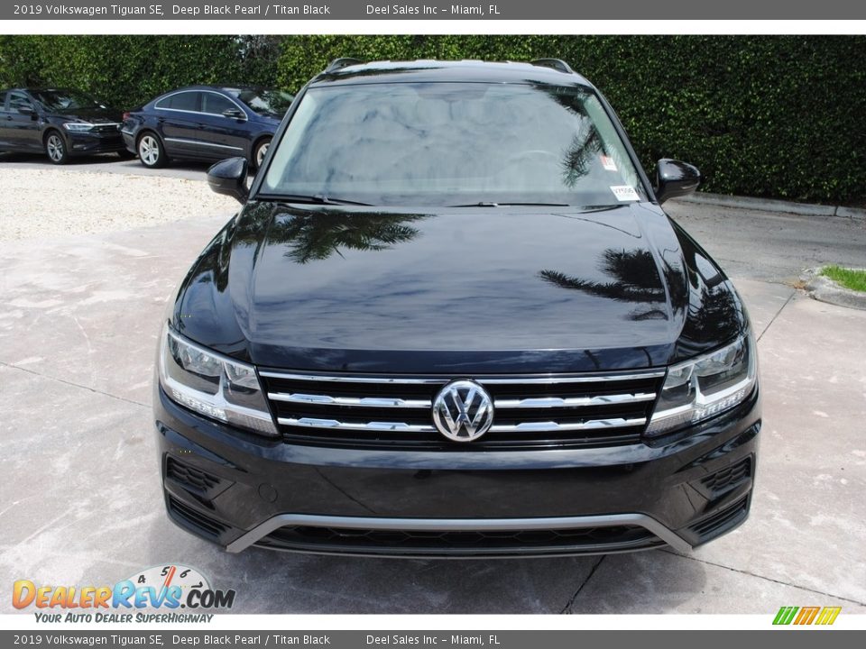 2019 Volkswagen Tiguan SE Deep Black Pearl / Titan Black Photo #2