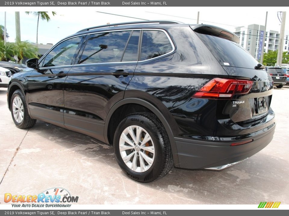 2019 Volkswagen Tiguan SE Deep Black Pearl / Titan Black Photo #6