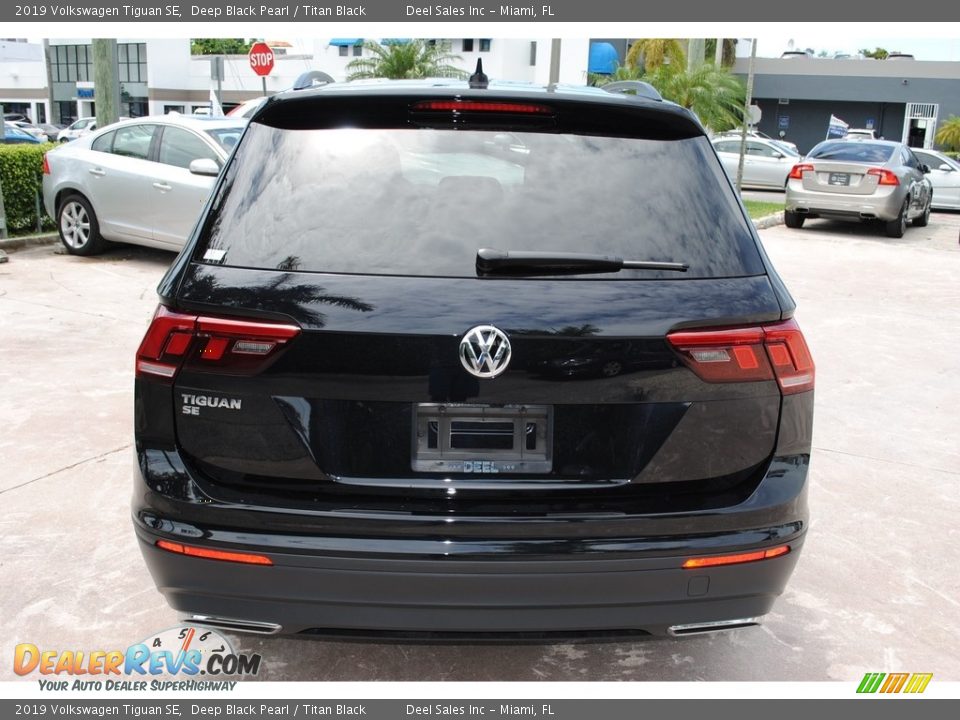 2019 Volkswagen Tiguan SE Deep Black Pearl / Titan Black Photo #7