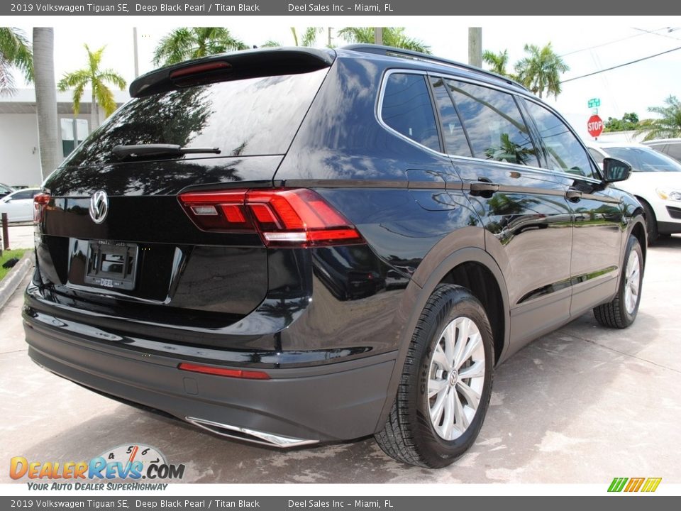 2019 Volkswagen Tiguan SE Deep Black Pearl / Titan Black Photo #9