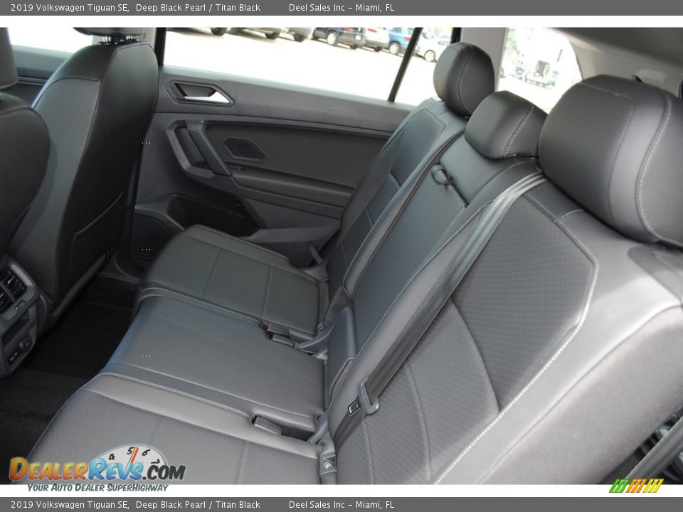 2019 Volkswagen Tiguan SE Deep Black Pearl / Titan Black Photo #11