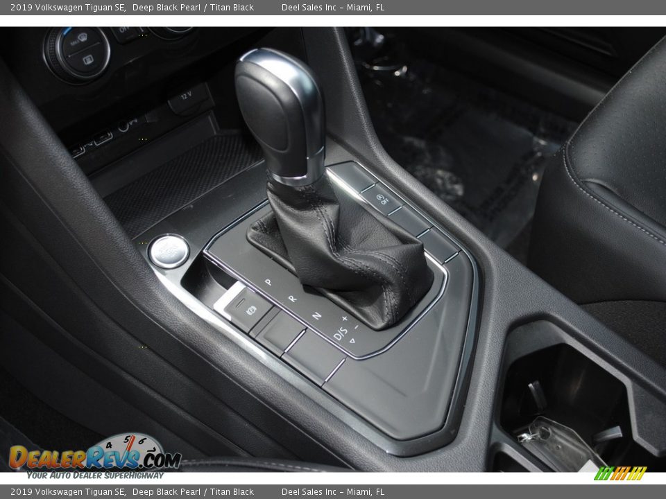 2019 Volkswagen Tiguan SE Deep Black Pearl / Titan Black Photo #13