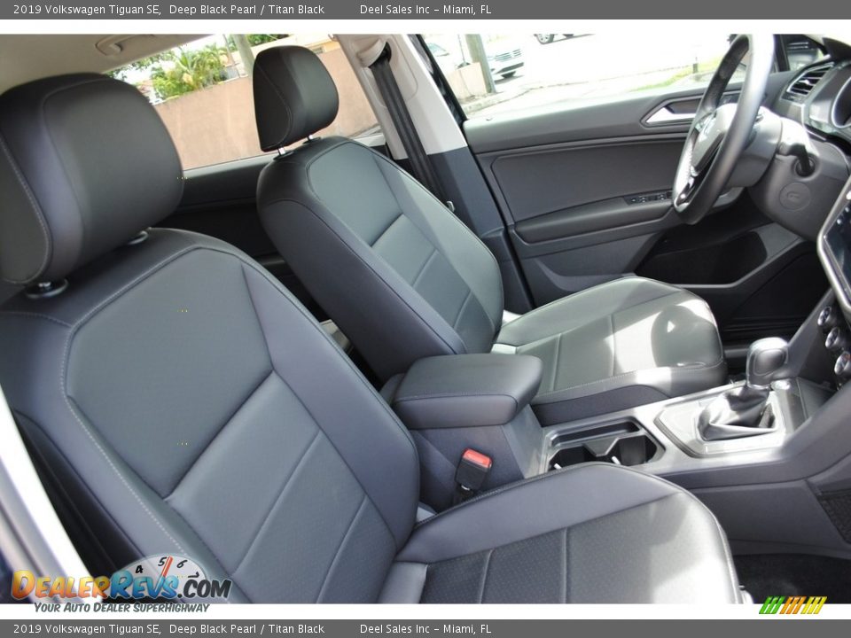 2019 Volkswagen Tiguan SE Deep Black Pearl / Titan Black Photo #17