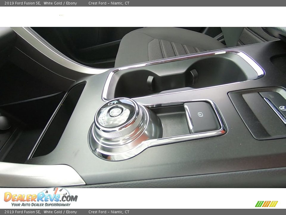 2019 Ford Fusion SE White Gold / Ebony Photo #17
