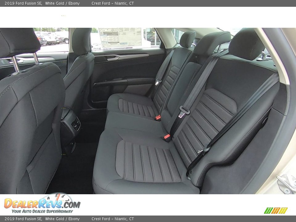 2019 Ford Fusion SE White Gold / Ebony Photo #19