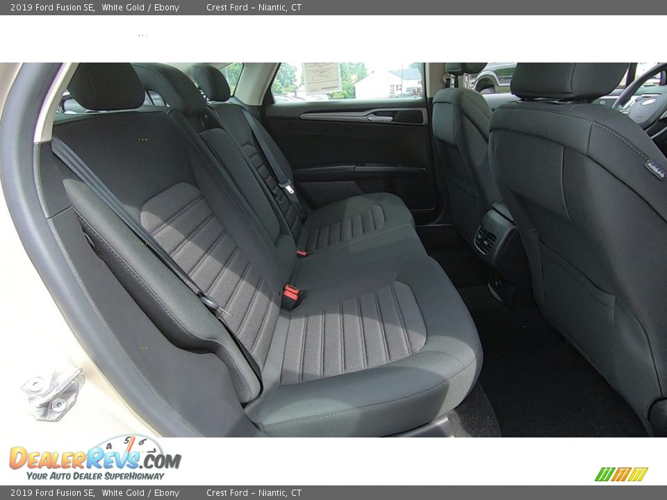 2019 Ford Fusion SE White Gold / Ebony Photo #24