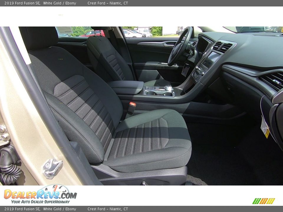 2019 Ford Fusion SE White Gold / Ebony Photo #25