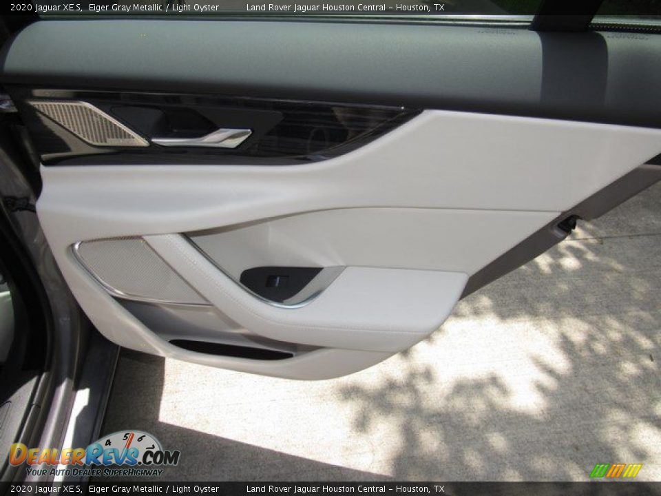 Door Panel of 2020 Jaguar XE S Photo #22