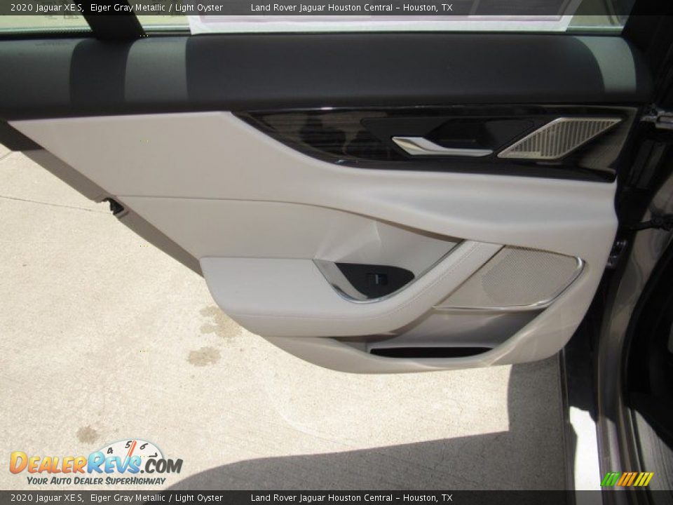 Door Panel of 2020 Jaguar XE S Photo #23