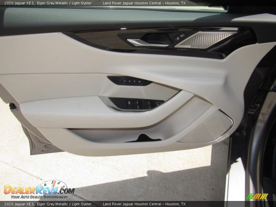 Door Panel of 2020 Jaguar XE S Photo #24