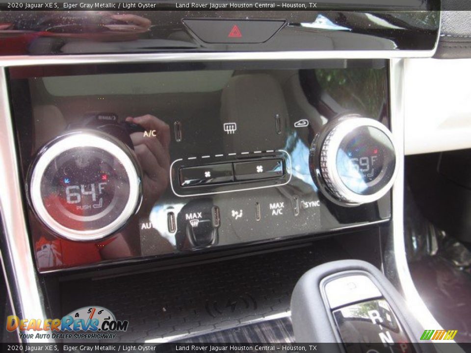 Controls of 2020 Jaguar XE S Photo #36