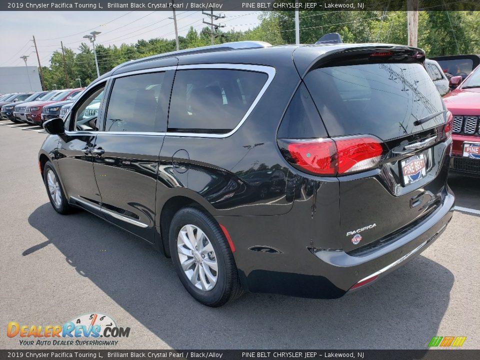 2019 Chrysler Pacifica Touring L Brilliant Black Crystal Pearl / Black/Alloy Photo #4
