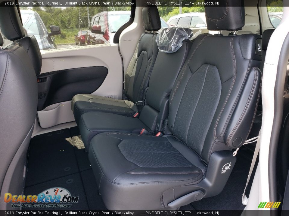 2019 Chrysler Pacifica Touring L Brilliant Black Crystal Pearl / Black/Alloy Photo #6