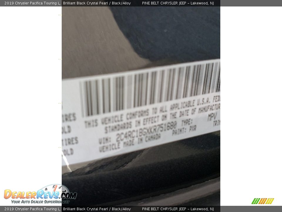 2019 Chrysler Pacifica Touring L Brilliant Black Crystal Pearl / Black/Alloy Photo #10