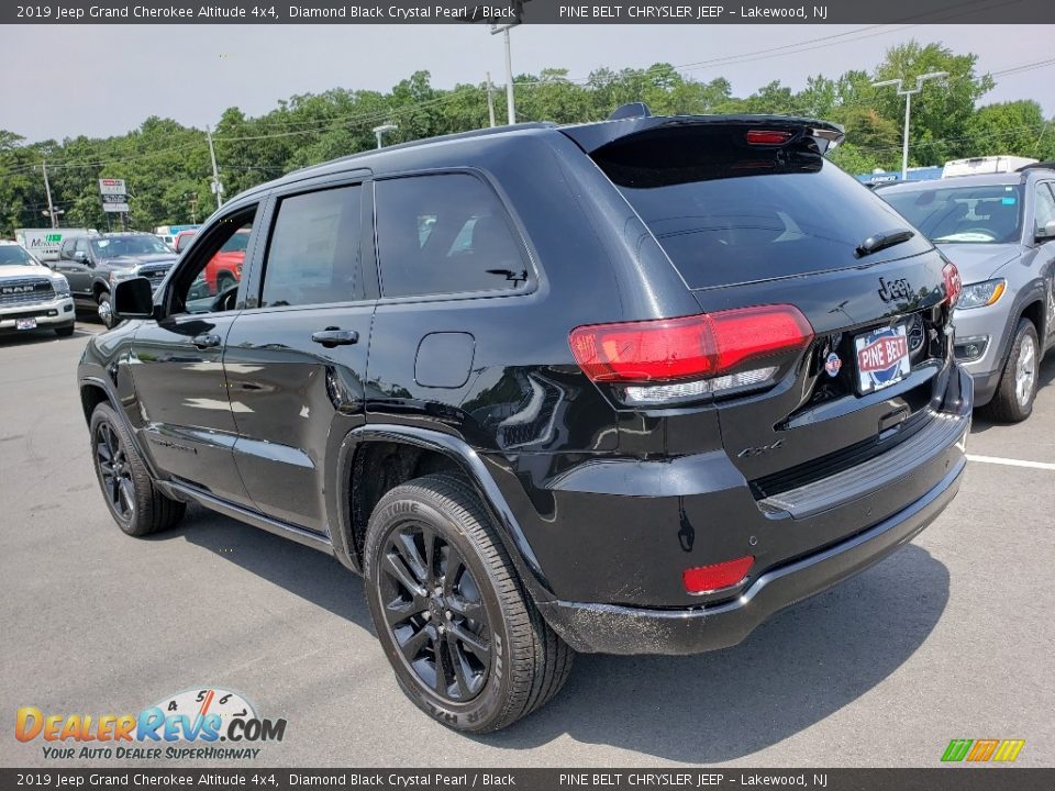 2019 Jeep Grand Cherokee Altitude 4x4 Diamond Black Crystal Pearl / Black Photo #4