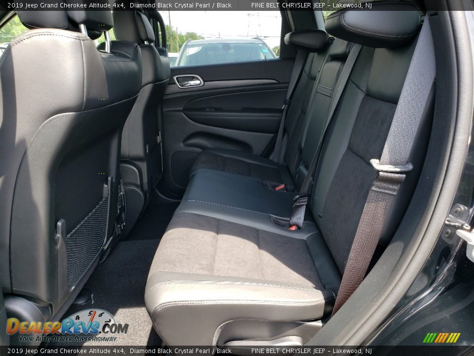 2019 Jeep Grand Cherokee Altitude 4x4 Diamond Black Crystal Pearl / Black Photo #6
