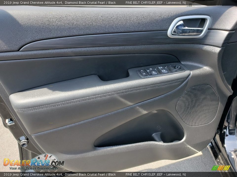 2019 Jeep Grand Cherokee Altitude 4x4 Diamond Black Crystal Pearl / Black Photo #8