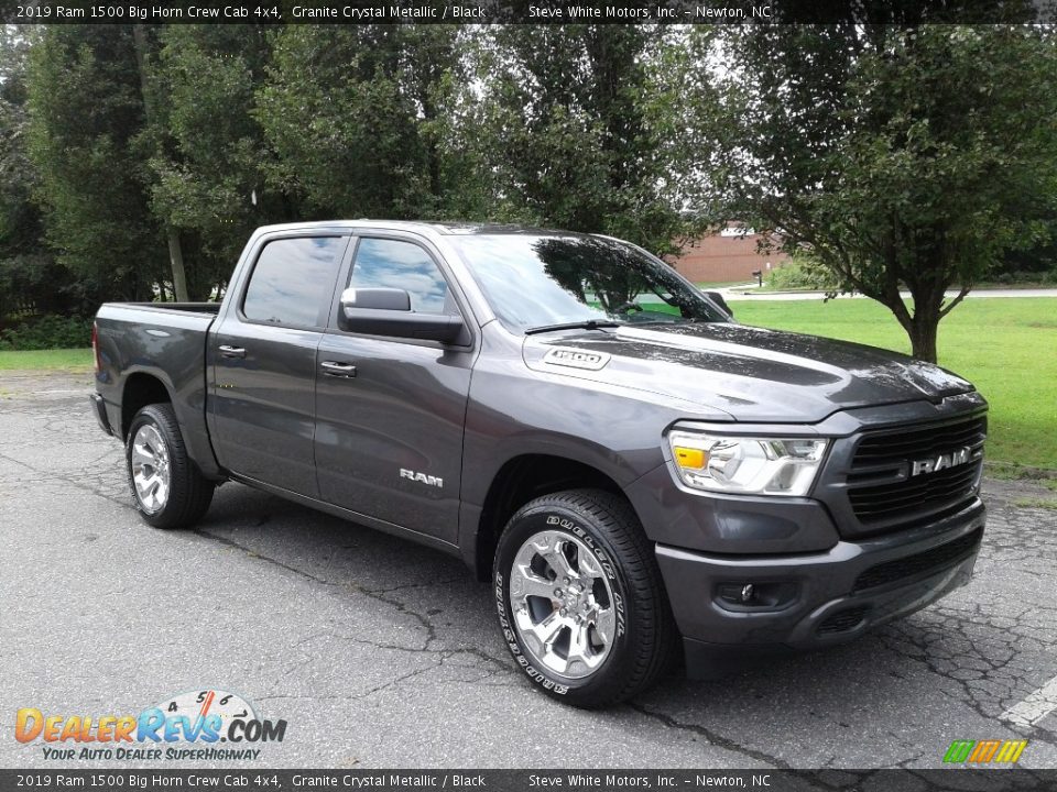 Front 3/4 View of 2019 Ram 1500 Big Horn Crew Cab 4x4 Photo #4