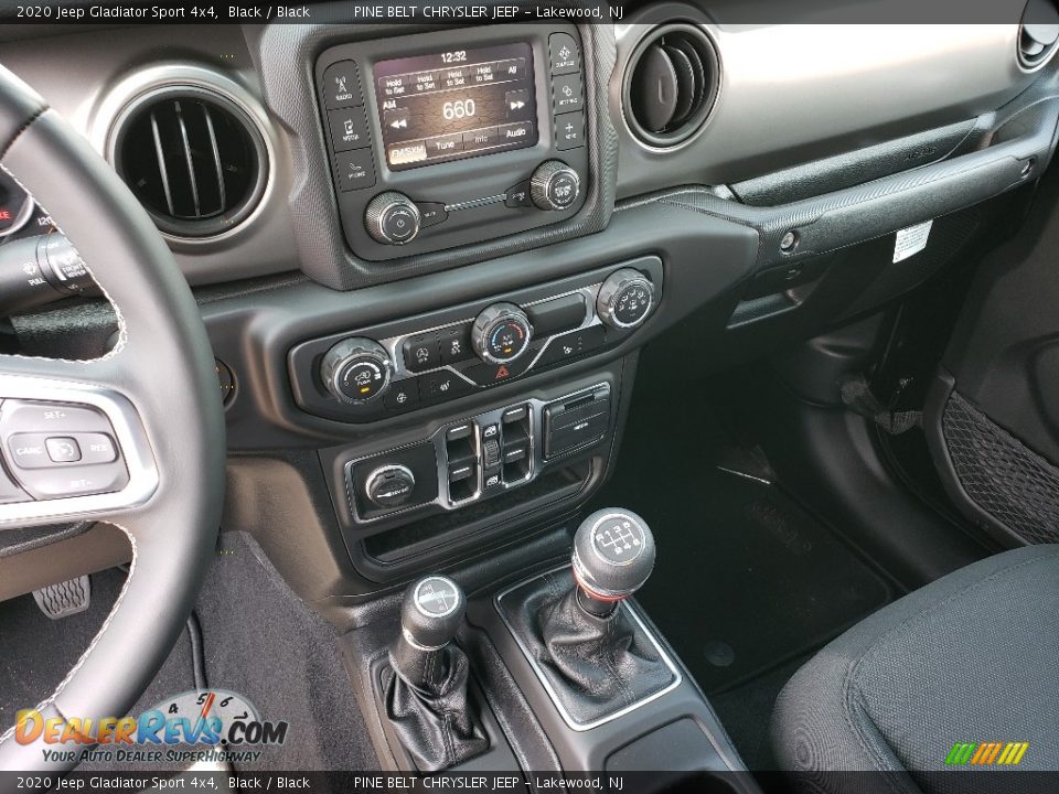 2020 Jeep Gladiator Sport 4x4 Shifter Photo #10