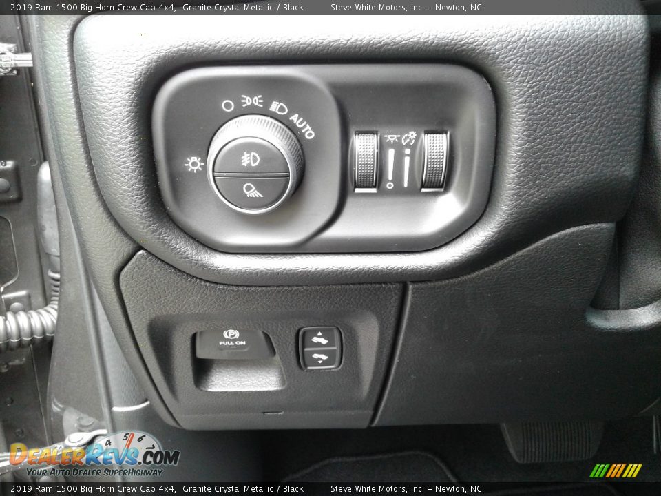 Controls of 2019 Ram 1500 Big Horn Crew Cab 4x4 Photo #16