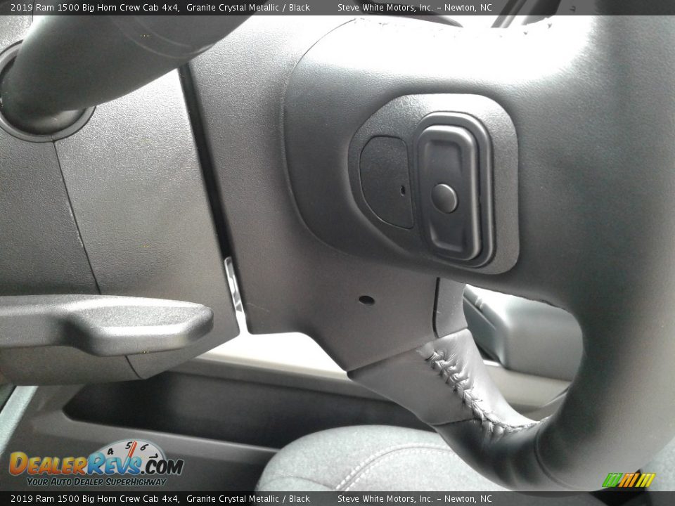 2019 Ram 1500 Big Horn Crew Cab 4x4 Granite Crystal Metallic / Black Photo #17