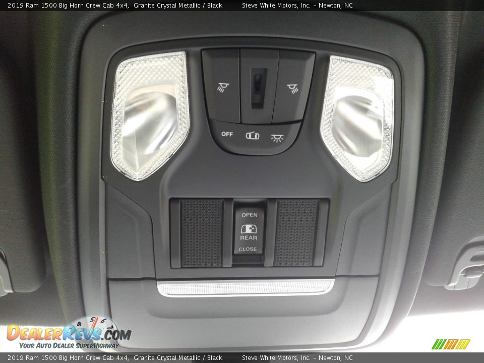 2019 Ram 1500 Big Horn Crew Cab 4x4 Granite Crystal Metallic / Black Photo #28